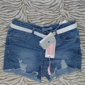 Cute Destressed Shorts with Coin Purse Belt